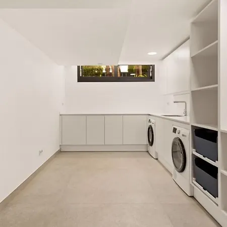 Looking For A Luxurious And Modern Ντουμπρόβνικ